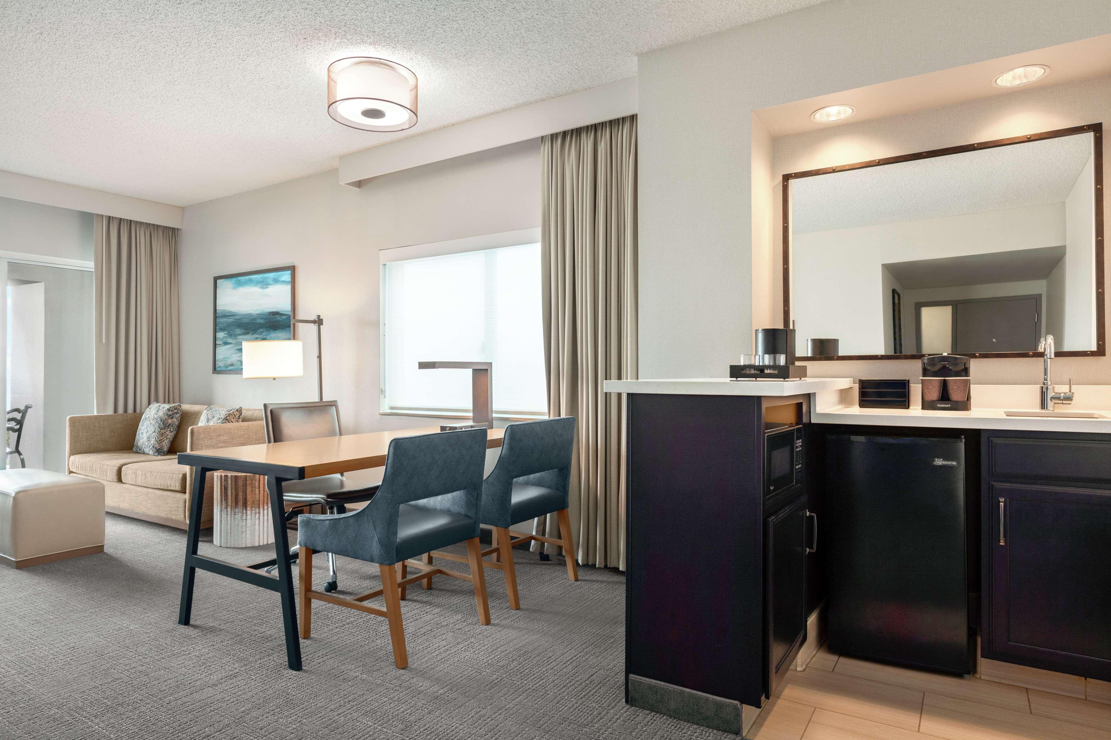 Embassy Suites By Hilton Monterey Bay Сийсайд Екстериор снимка