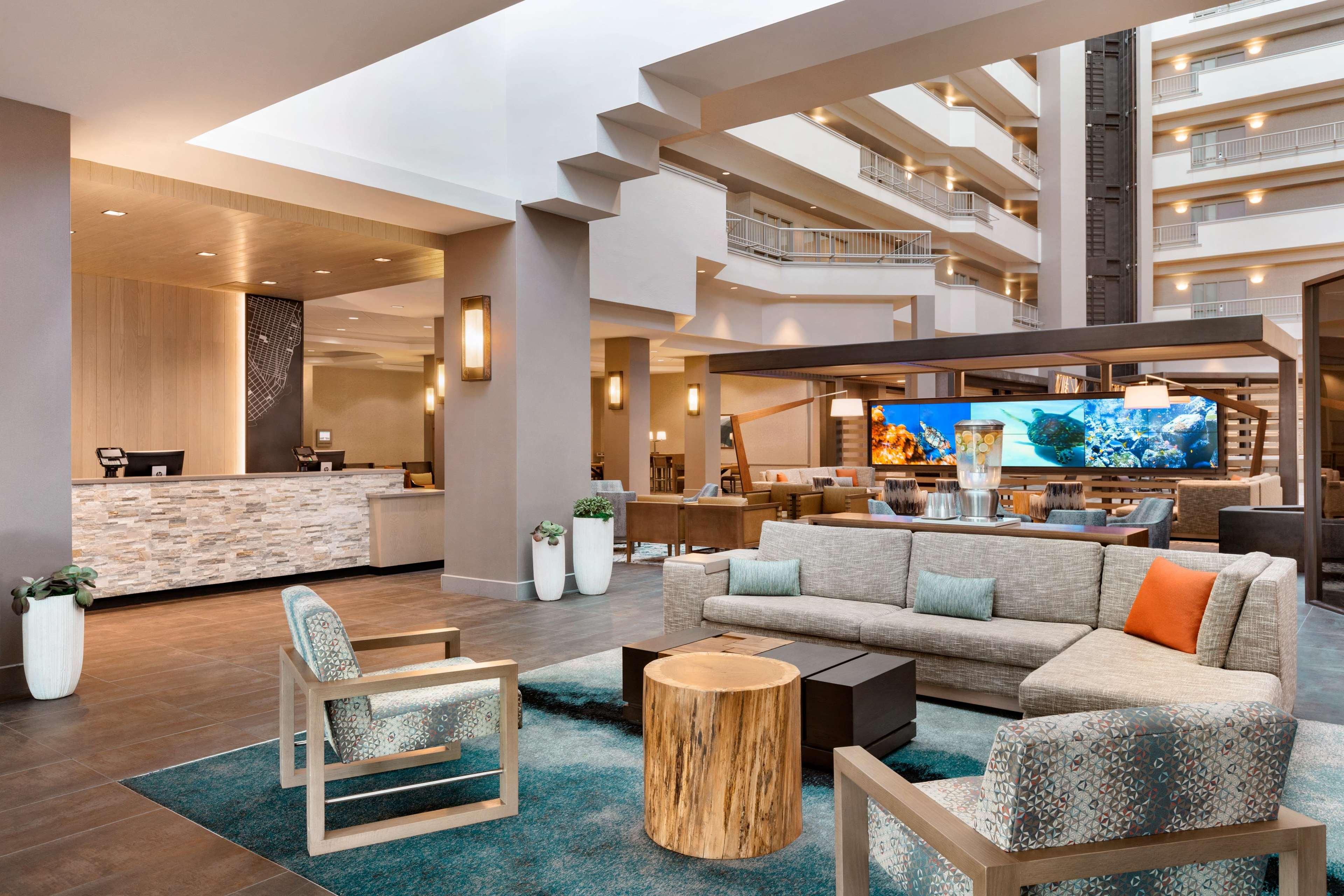 Embassy Suites By Hilton Monterey Bay Сийсайд Екстериор снимка