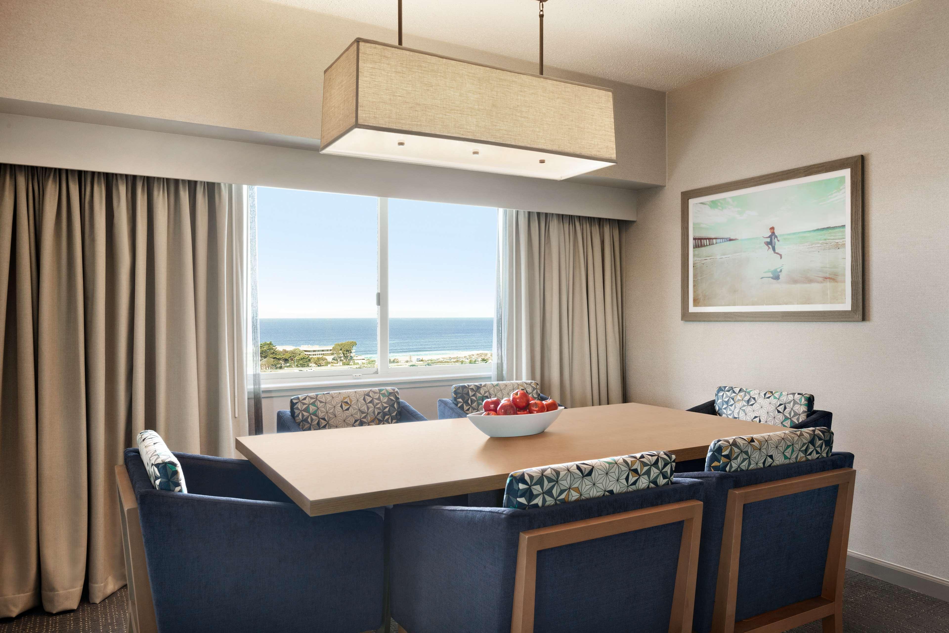 Embassy Suites By Hilton Monterey Bay Сийсайд Екстериор снимка