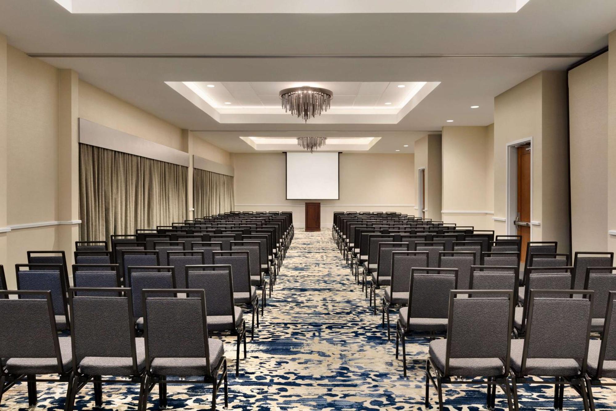 Embassy Suites By Hilton Monterey Bay Сийсайд Екстериор снимка