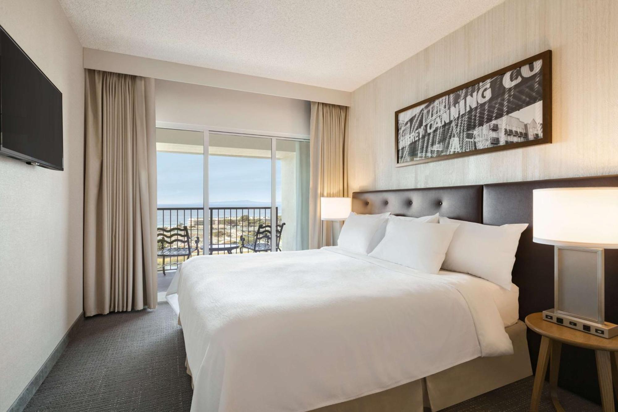 Embassy Suites By Hilton Monterey Bay Сийсайд Екстериор снимка