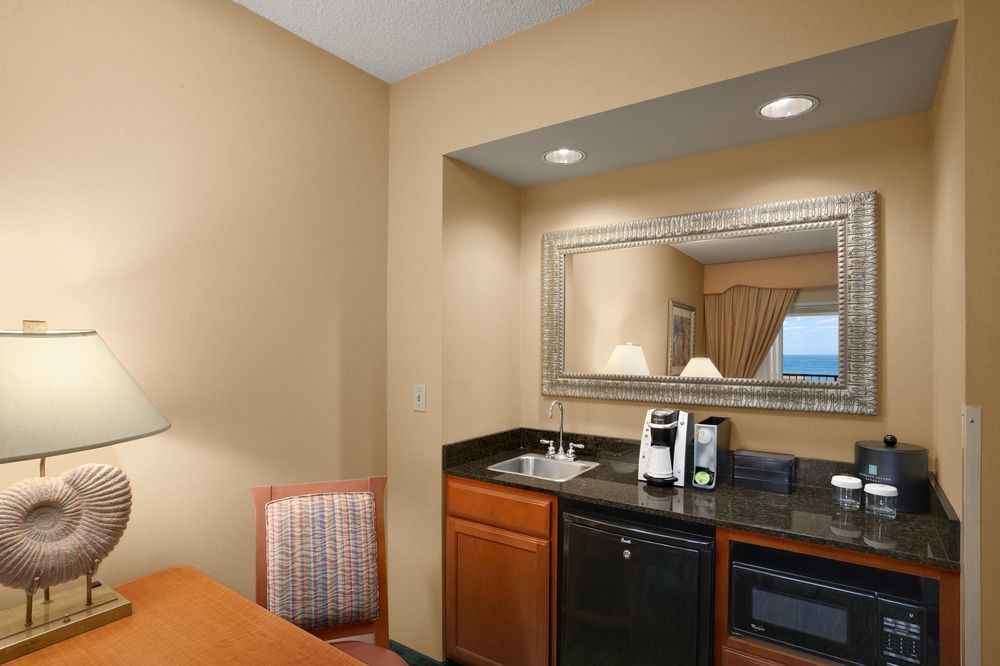 Embassy Suites By Hilton Monterey Bay Сийсайд Екстериор снимка