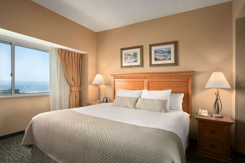 Embassy Suites By Hilton Monterey Bay Сийсайд Стая снимка